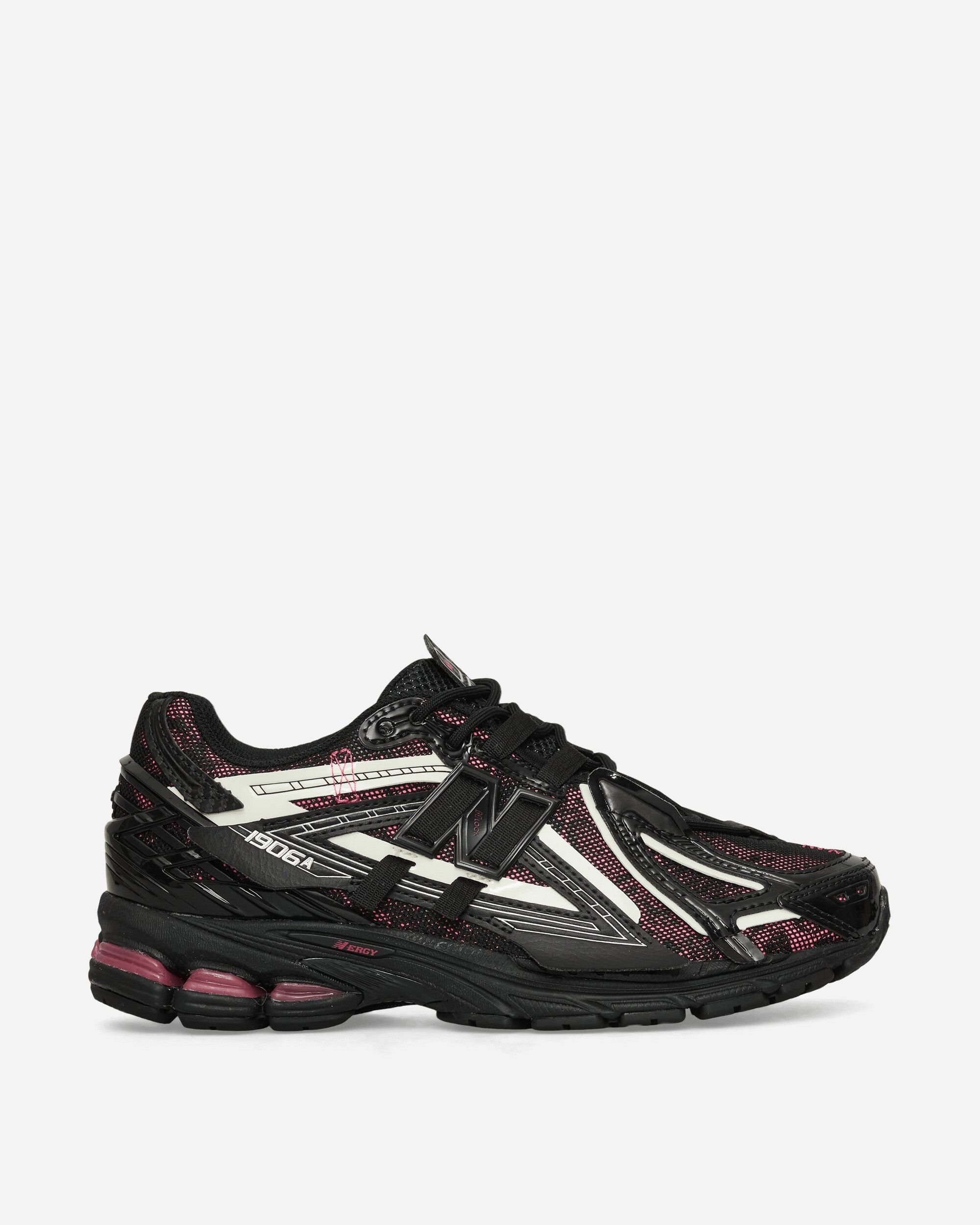 1906A Sneakers Black / Dragon Berry / White